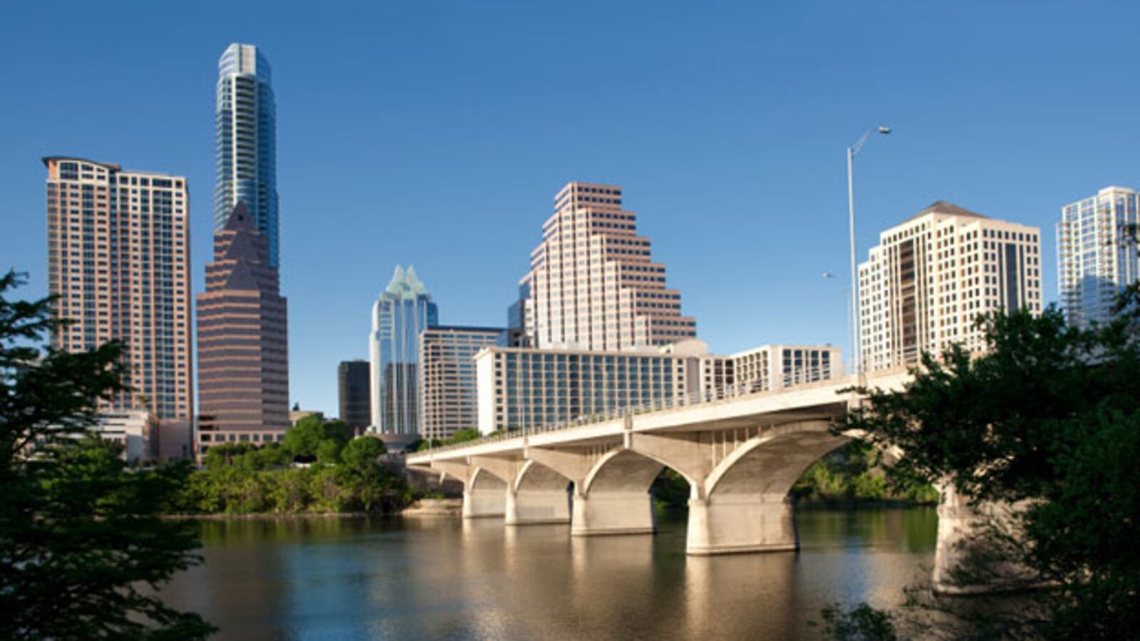 galleries/2011/03/29/funniest-cities/immigration-cities---18-austin_jspelx