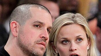 cheats/2011/03/28/reese-witherspoon-marries-jim-toth/reese-witherspoon-jim-toth_l3oq0d