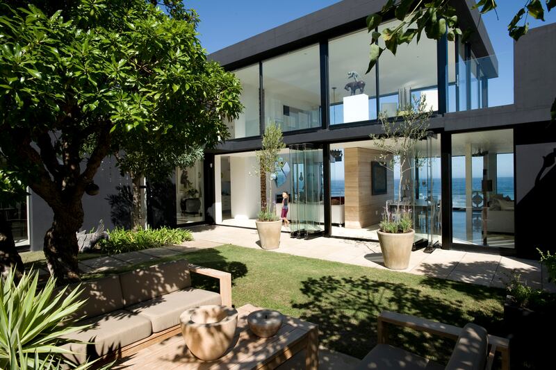 galleries/2013/03/29/omg-i-want-this-house-south-africa-photos/130329-omg-house-south-africa2_kpna3a