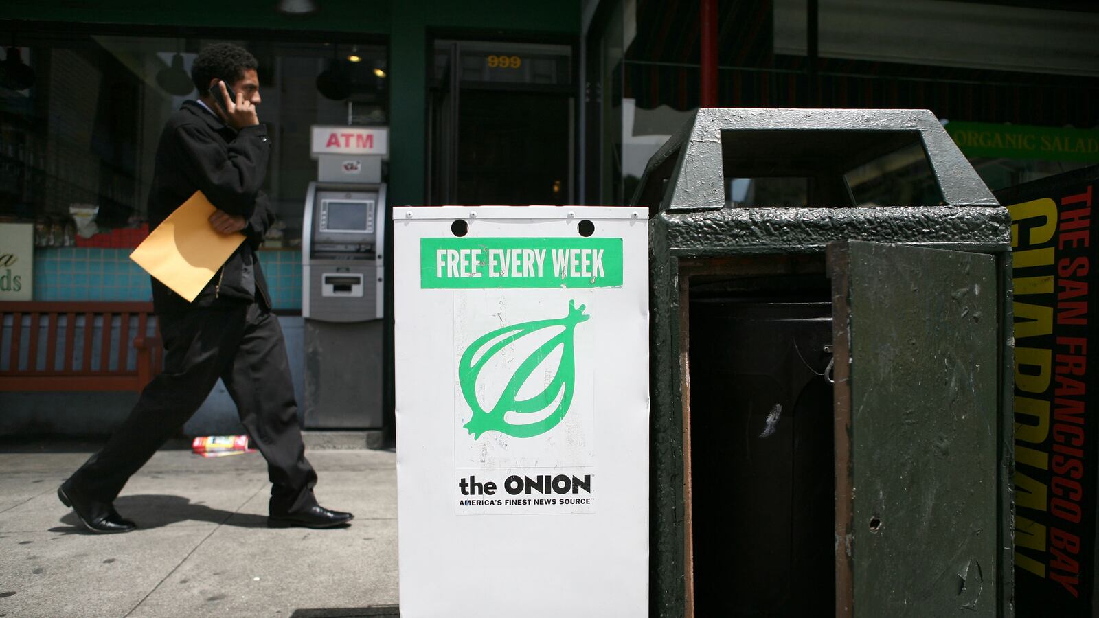 articles/2013/02/25/the-onion-has-never-shied-from-insult-or-the-c-word-so-why-say-sorry-now/130225-Freedlander-onion-tease_cgffa9