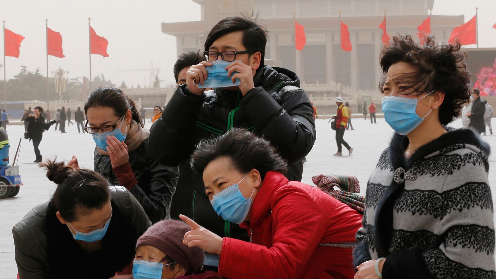 articles/2015/08/24/how-the-media-fails-basic-math/150823-statbusters-china-tease_rjzmfy