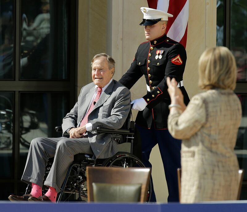 galleries/2013/04/25/look-who-went-to-the-bush-library-opening-ceremony-photos/bush-library-05_mko7wd