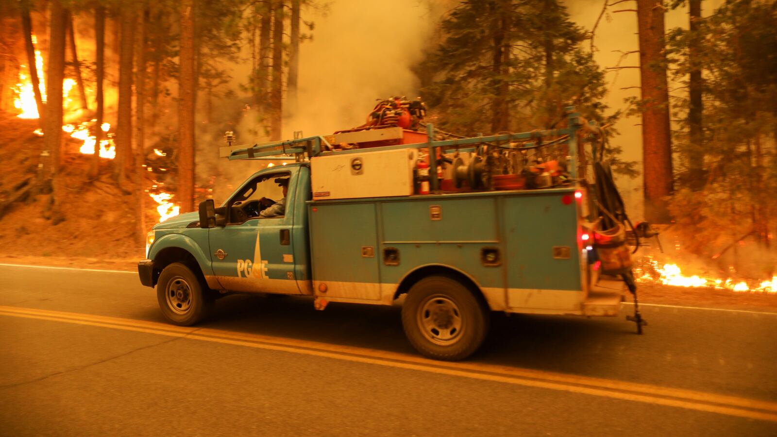 2021-08-11T053428Z_1242800934_RC2Q2P91O4BZ_RTRMADP_3_USA-WEATHER-WILDFIRES_fh3wi8