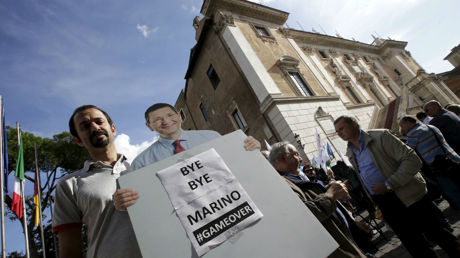 cheats/2015/10/08/rome-mayor-resigns-over-expense-account/151008-rome-mayor-cheat_melbq4
