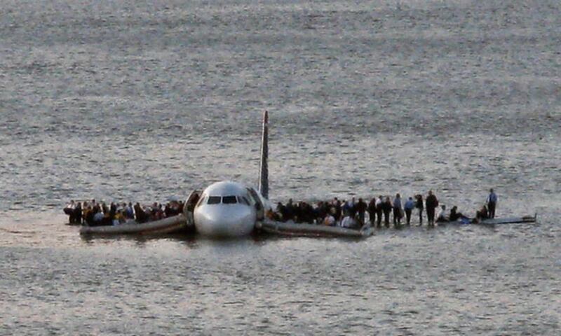 galleries/2009/12/28/the-year-in-pictures/year-in-pictures---hudson-crash_c2j90h