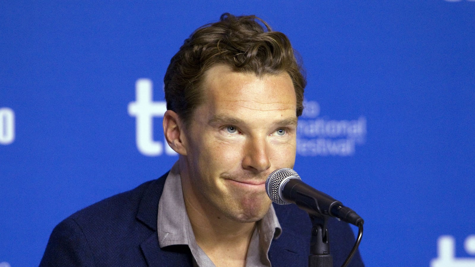 cheats/2014/11/10/cumberbatch-sketching-helps-escape-fame/141110-benedict-cumberbatch-cheat_hs4fmu