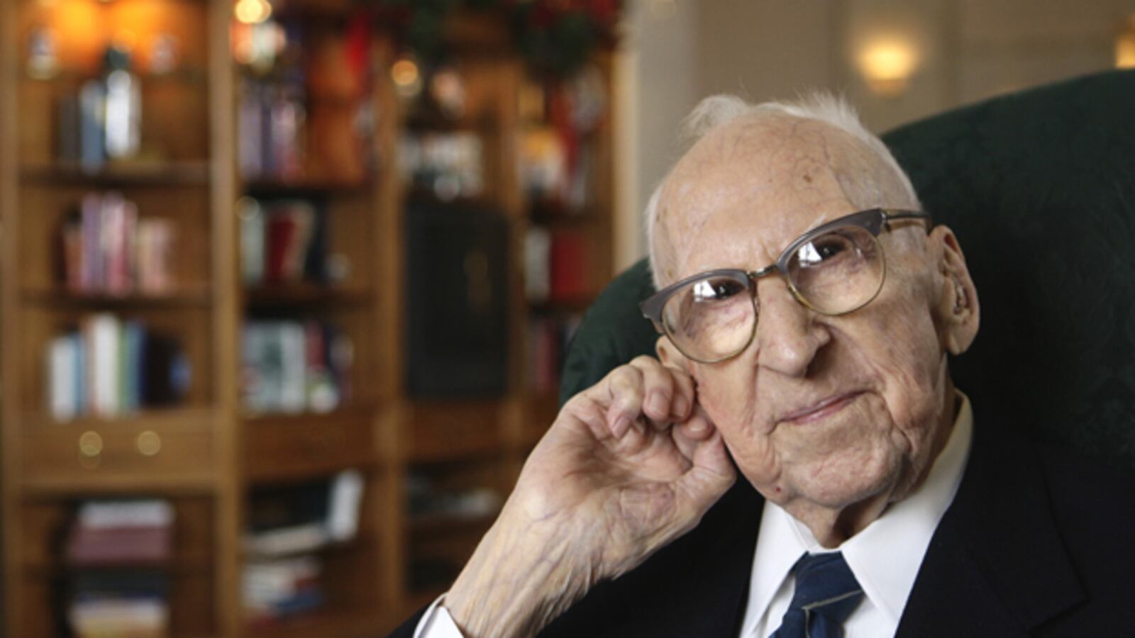 galleries/2011/04/18/supercentenarians/supercentenarians---walter-breuning_wn5fma