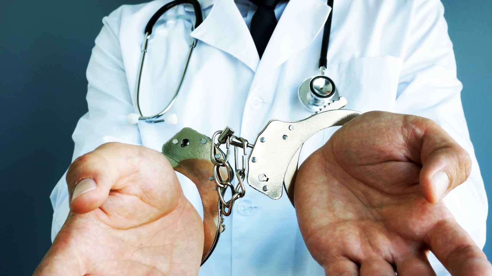 200926-Ryan-undercover-reporter-fiction-Crime-tease_tqxwsh