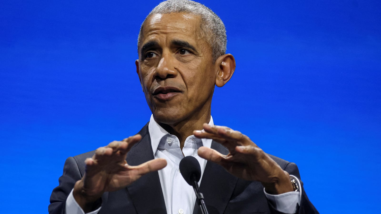 2022-11-17T233451Z_197110684_RC2YNX9J0CCZ_RTRMADP_3_USA-OBAMA_unnmsa