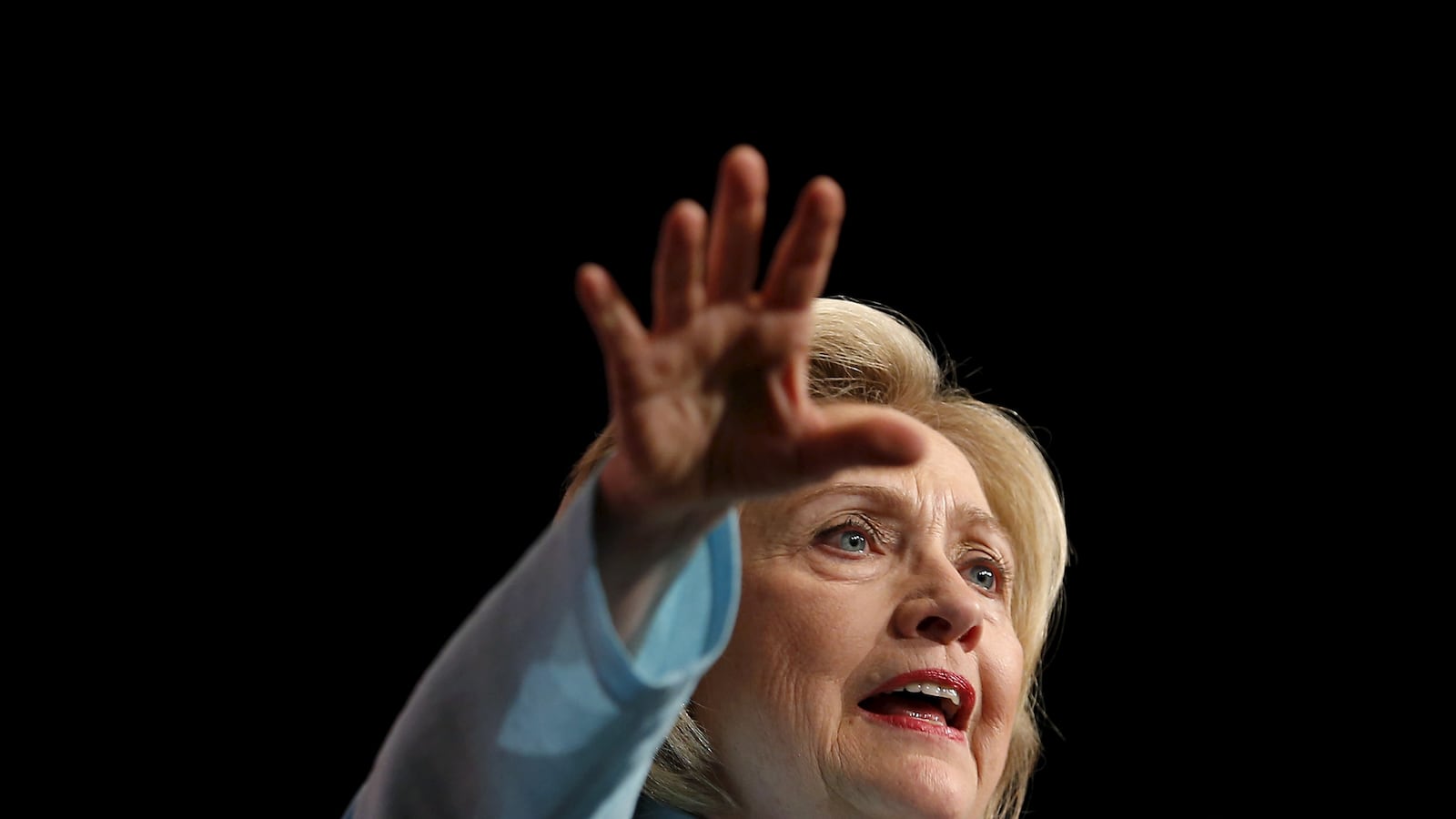 articles/2015/09/01/inside-the-new-hillary-clinton-emails-all-the-secretary-s-yes-men/150831-dc-clinton-emails-tease_kkleha