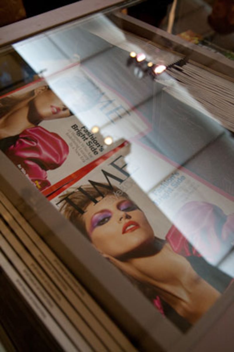 galleries/2009/09/18/fashion-week-behind-the-scenes/jordana-1a_lxmb9k