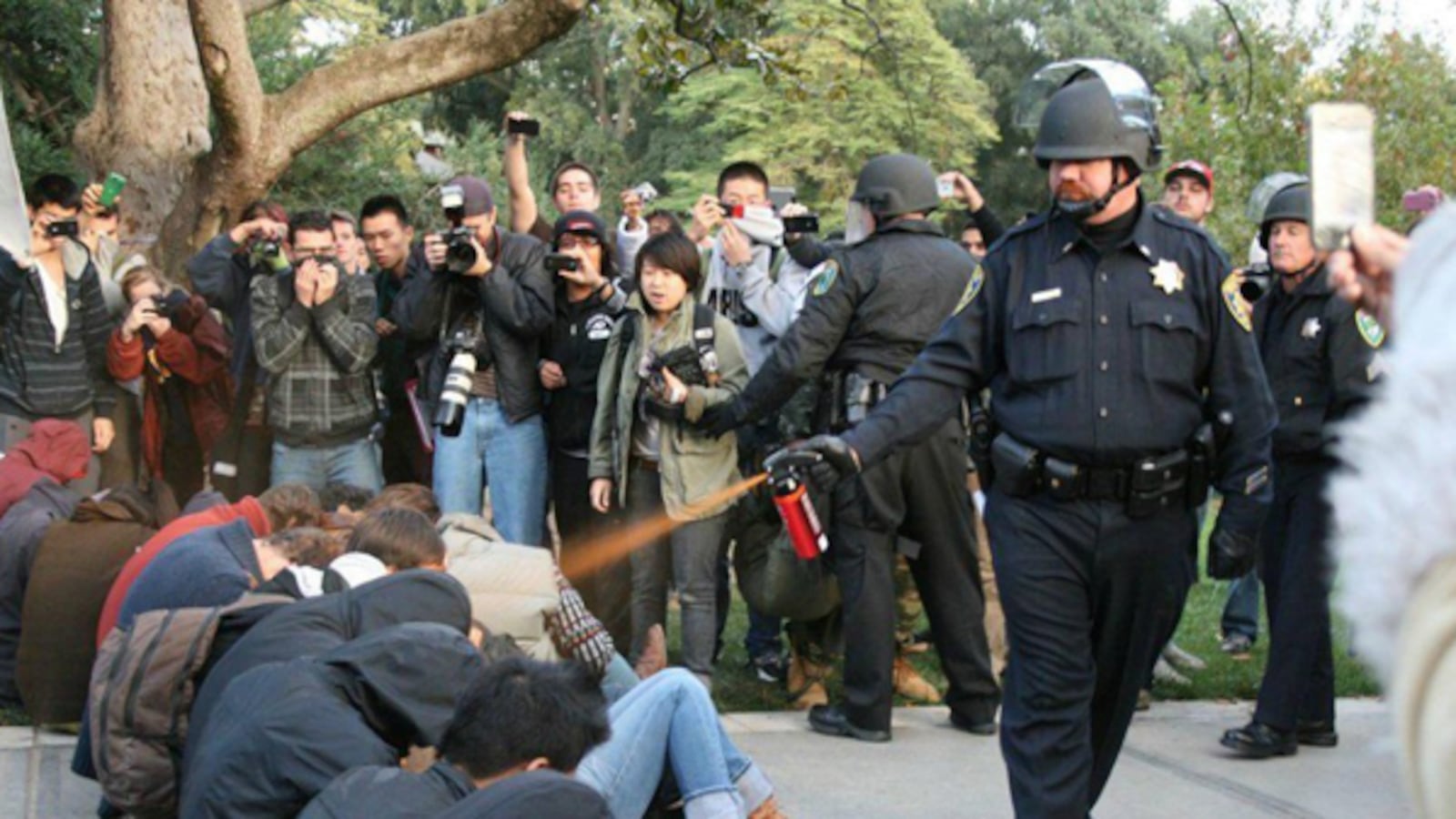 cheats/2011/11/23/uc-davis-to-pay-pepper-spray-victims-medical-bills/pepper-spray-police-chief-cs_umiqzw