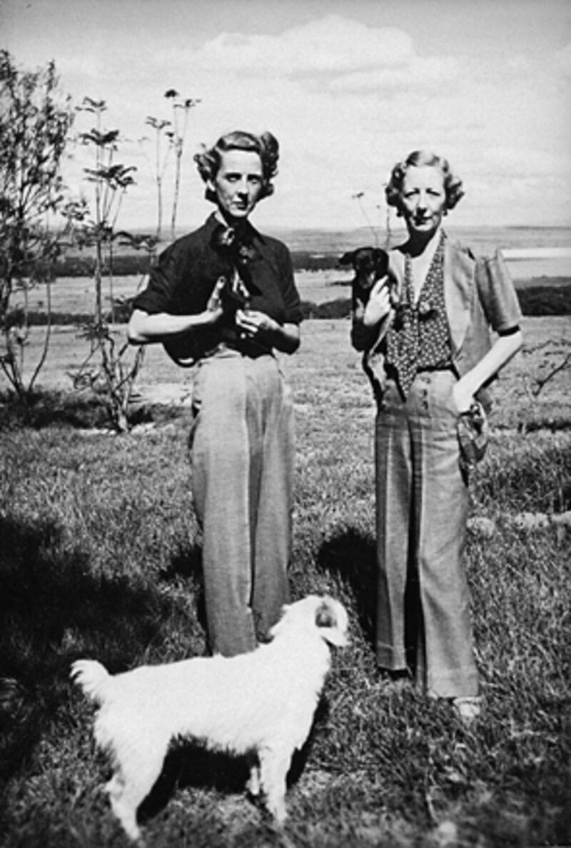 galleries/2009/06/01/the-original-gossip-girl/idina-sackville-6_mfkd6x