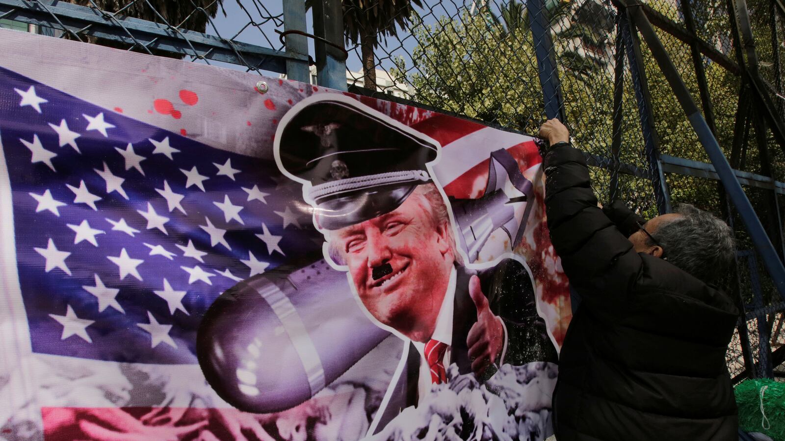 articles/2016/12/03/sinclair-lewis-predicted-trump-and-us/161202-_Beale-trump-tease_r4azw5