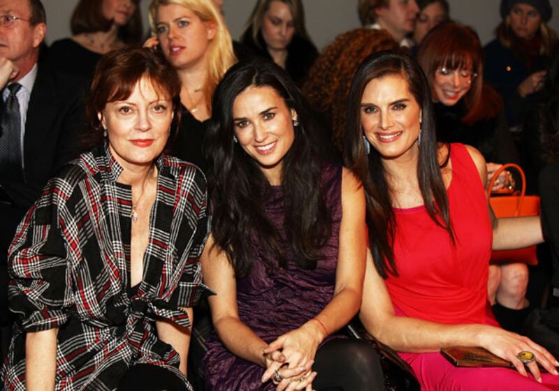 galleries/2010/02/18/vips-at-fashion-week/fashion-week-wrap-3---karan_jdc34a