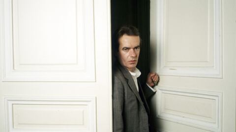 articles/2010/02/13/englands-punching-bag-martin-amis/martin-amis-gallery-launch_g5b1qd