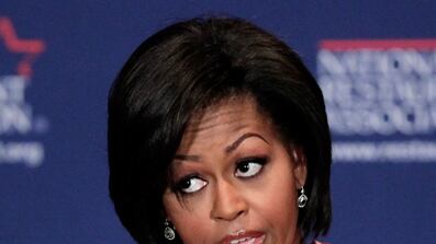 cheats/2010/09/16/being-first-lady-is-hell/michelle-obama-8_kck99m