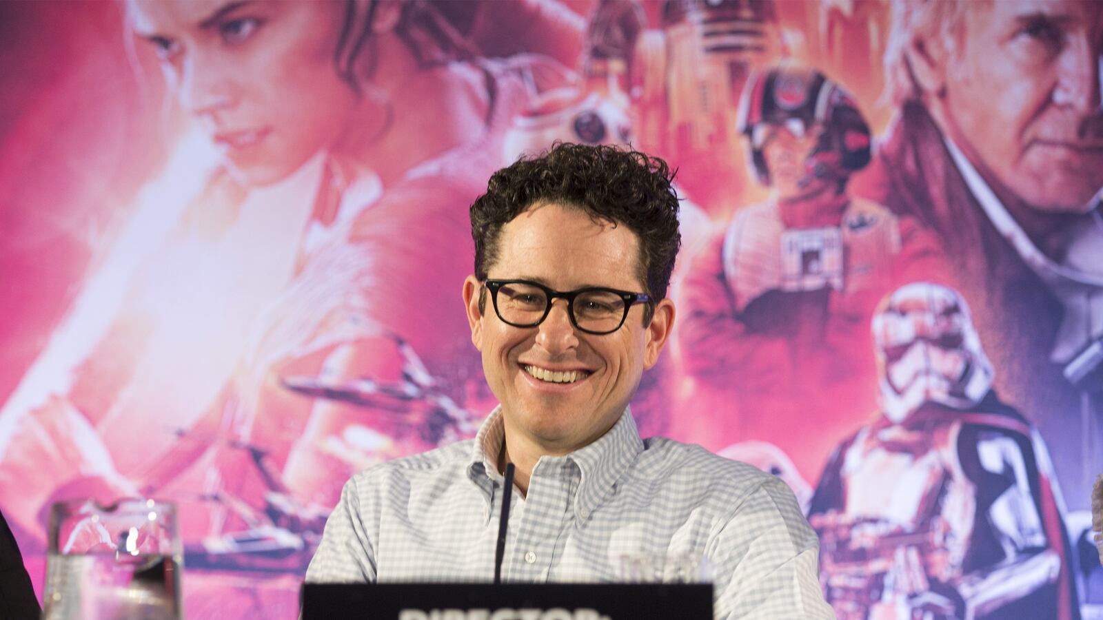 articles/2016/02/26/j-j-abrams-gay-characters-coming-to-star-wars/160226-yamato-abrams-tease_ldzaji