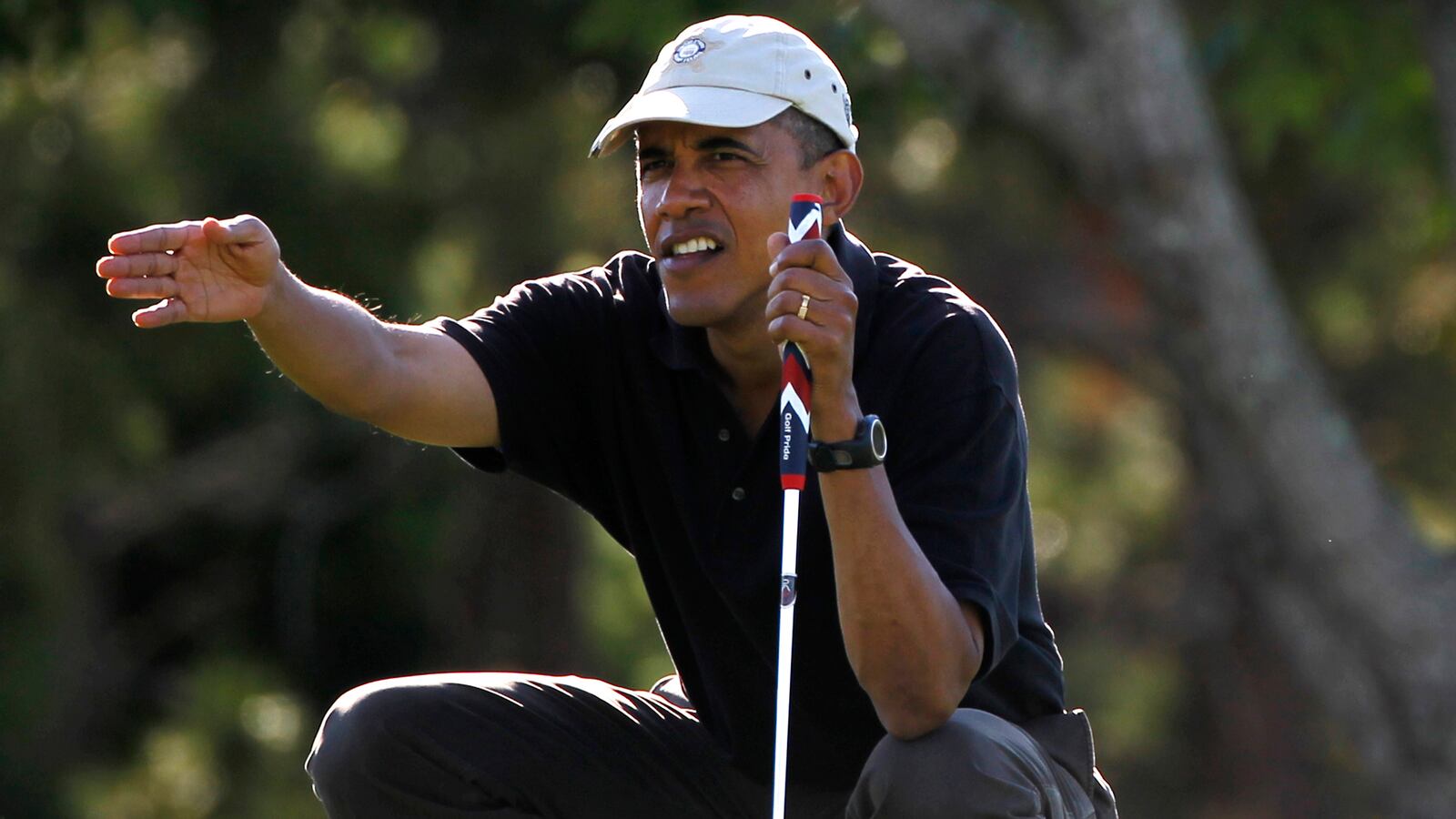 articles/2013/02/16/michelle-obama-stranded-by-her-man-as-barack-goes-on-a-golfing-weekend/130215-Ashburn-Obama-Golf-tease_l7fkd1
