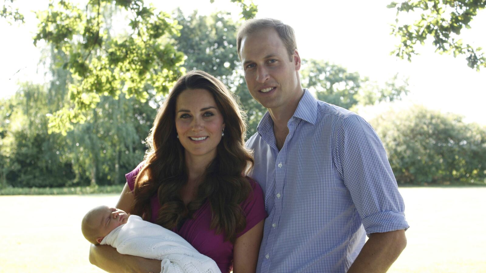 articles/2013/10/23/prince-george-s-godparents-finally-named-ahead-of-today-s-christening/131014-prince-george-cheat_hxdmag