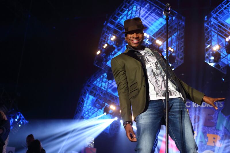 articles/2012/11/11/ne-yo-on-internet-pirates-and-his-new-album-r-e-d/ne-yo-samuels-tease_txomad