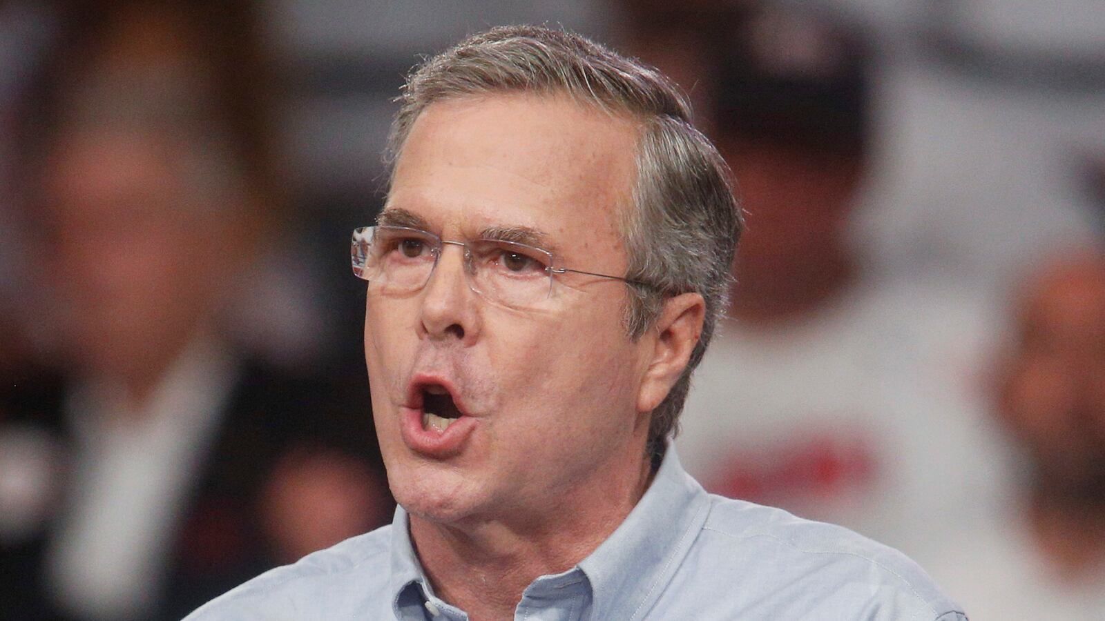 articles/2015/06/15/jeb-bush-pops-america-the-question-with-some-help-from-his-friends/150615-jeb-bush-cheat_slkw0g