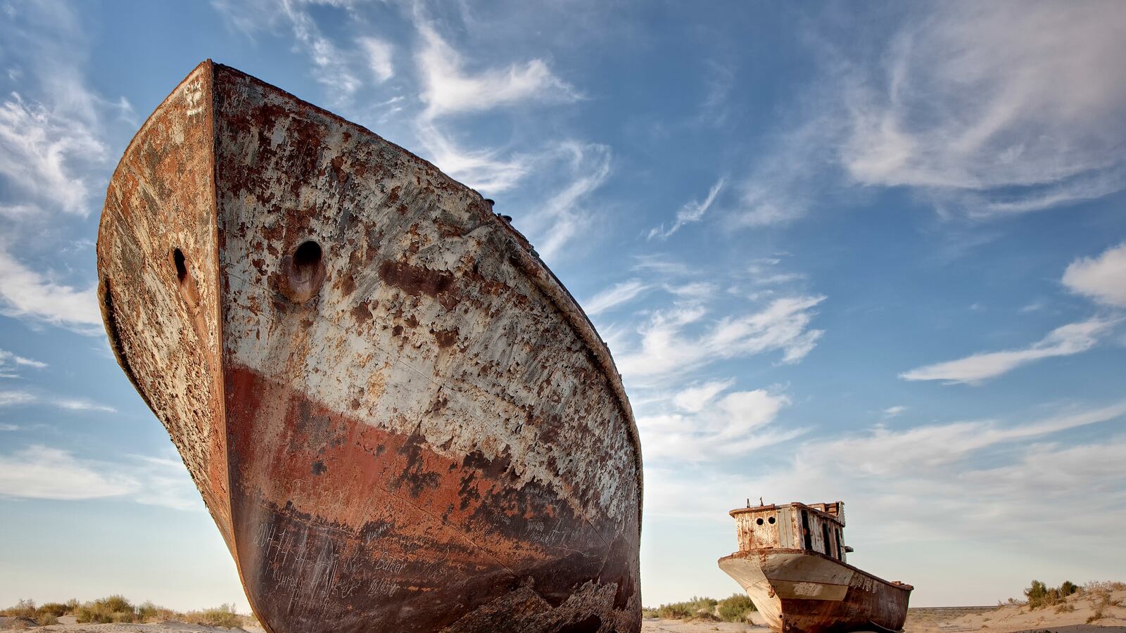 articles/2014/10/04/how-russia-destroyed-the-aral-sea/141003-nemtsova-aral-tease_xuepxk