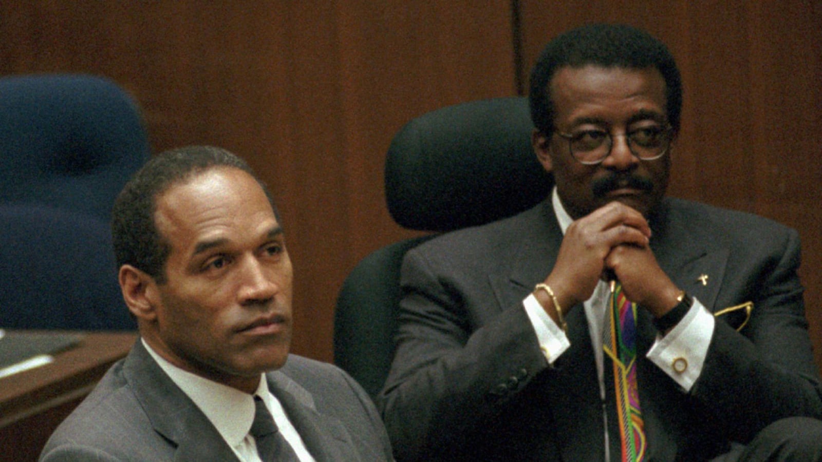 cheats/2012/09/09/oj-lawyer-rejects-tampering-claims/oj-simpson-johnnie-cochran-cheat_x8hfag