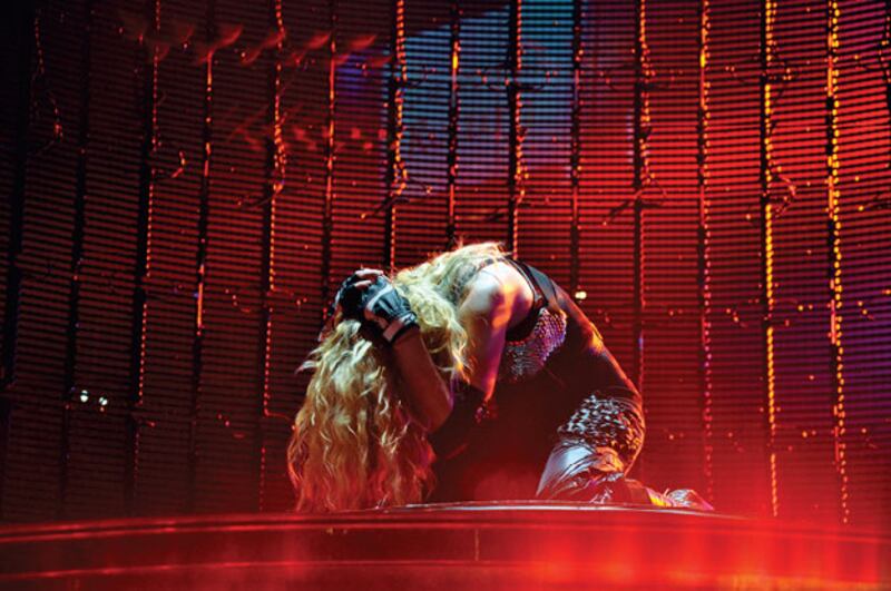 galleries/2010/01/08/madonna-sticky-sweet/madonna-sticky-sweet-3_skbcyt