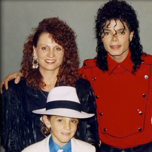 190303-Stereo-Leaving-Neverland-tease_twghkl