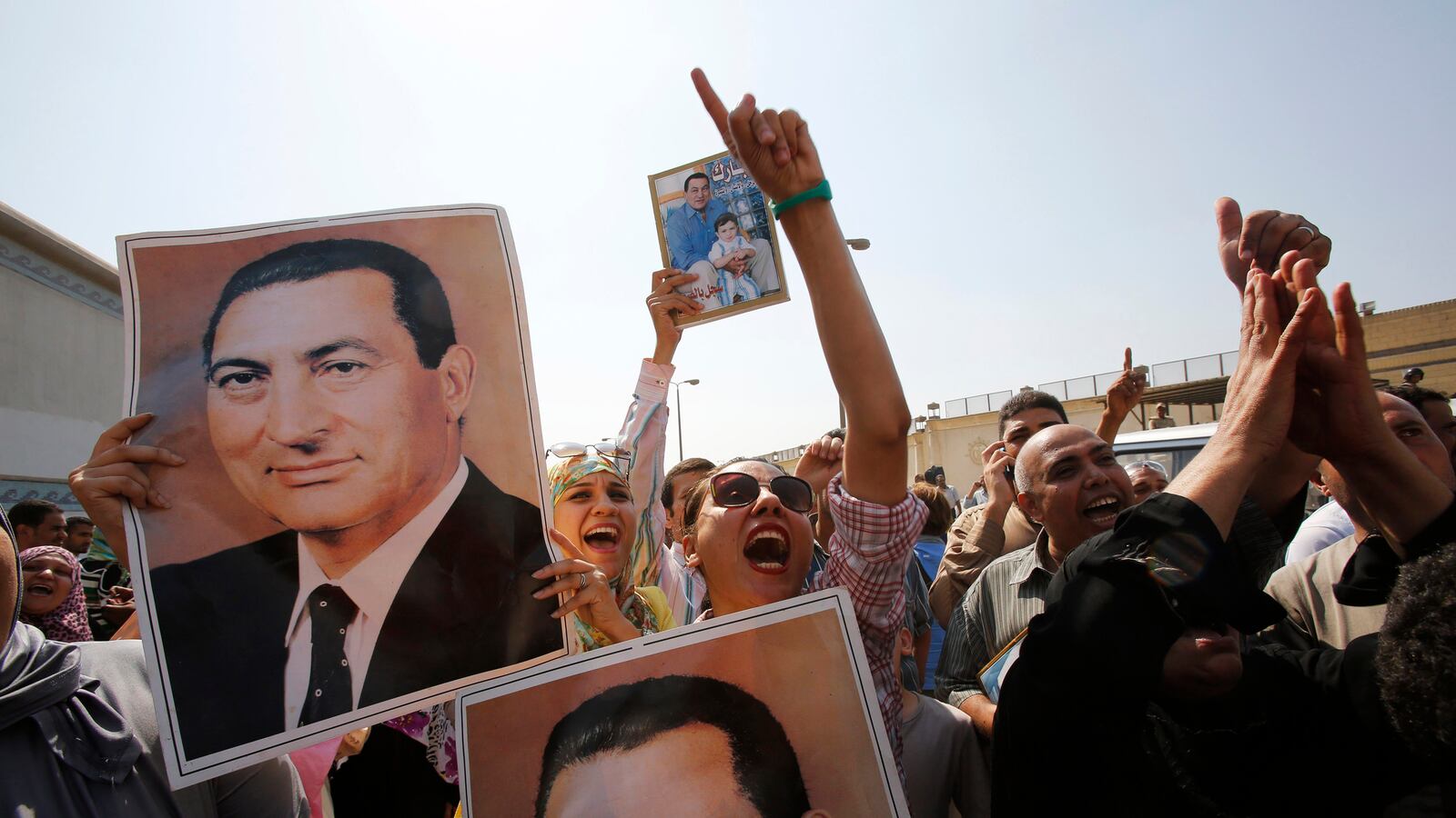 cheats/2013/08/22/mubarak-out-of-prison/130822-mubarak-egypt-cheat_cgekws