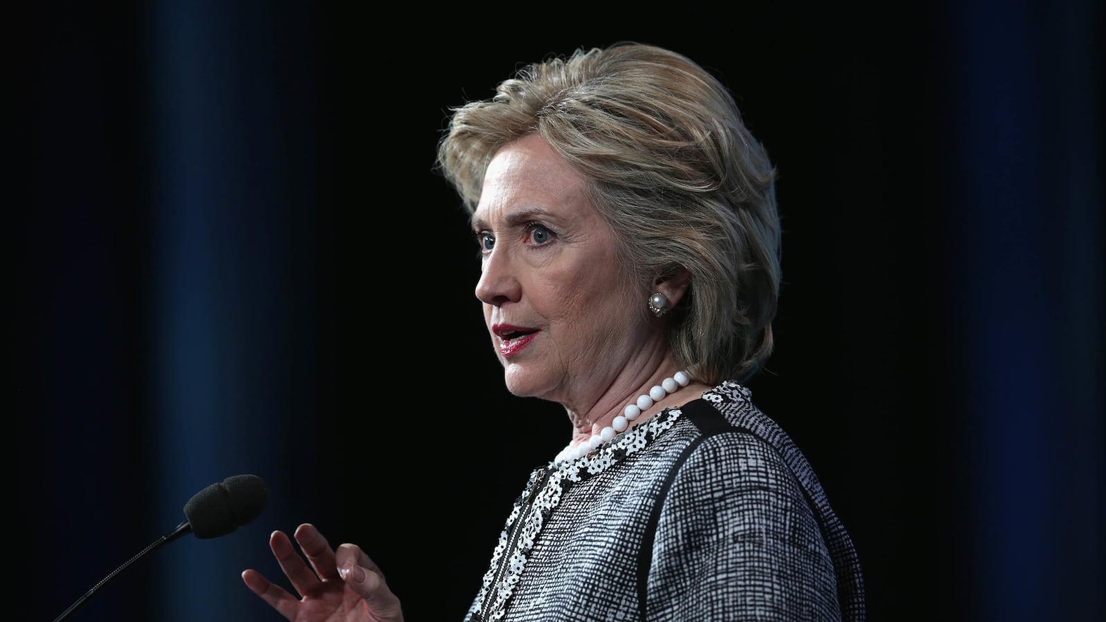 articles/2014/06/15/why-hillary-clinton-should-go-a-knocking-on-ralph-reed-s-door/140612-greenfield-hrc-tease_r56vxs