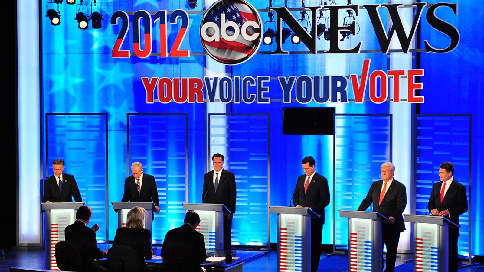 cheats/2012/01/07/n-h-debate-ends-on-personal-note/gop-new-hampshire-debate-stage_zx8cvv