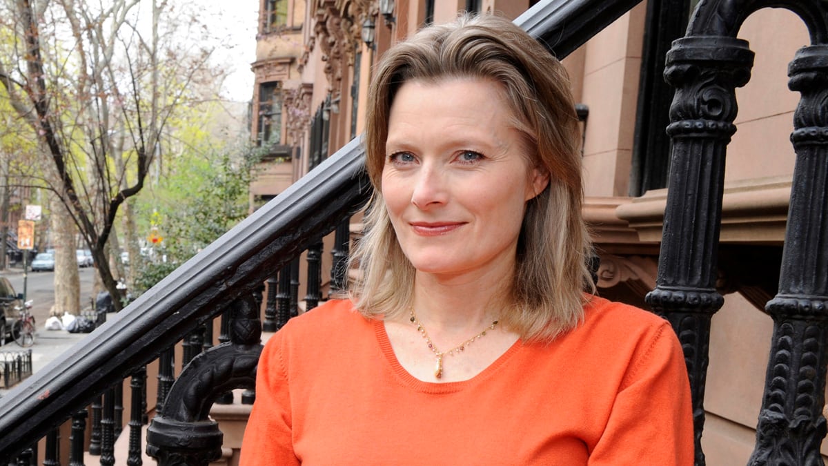 articles/2012/04/23/pulitzer-winner-jennifer-egan-s-pen-festival-book-bag/jennifer-egan-book-bag-topbox-new_ut5qdm