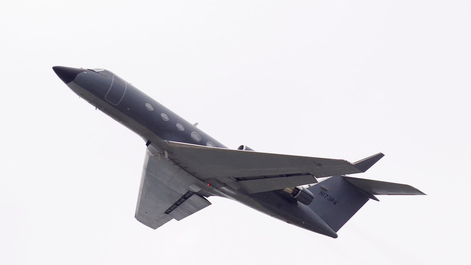 cheats/2014/08/05/2nd-ebola-patient-lands-in-maine/140805-ebola-cheat_cxloq4