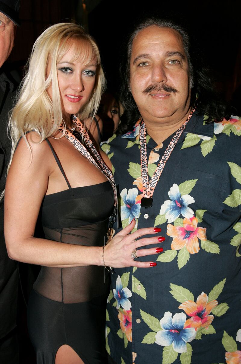 galleries/2013/03/21/gerard-butler-ricky-gervais-more-stars-with-shocking-college-degrees-photos/130319-trinh-degrees-jeremy_tfszq4