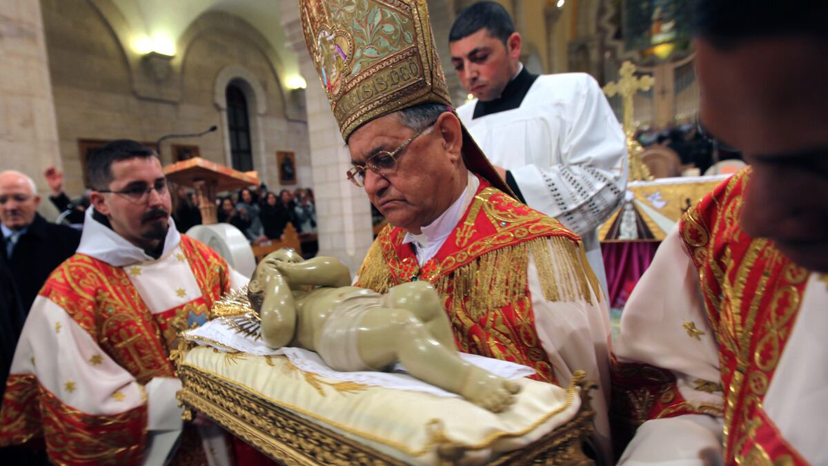 cheats/2012/12/25/christians-flock-to-bethlehem/bethleham-christians-flock-cheat_ytah2c