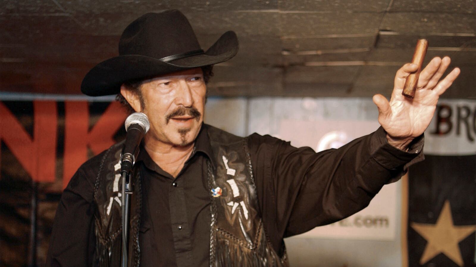 Kinky Friedman on the campaign trail in 2006