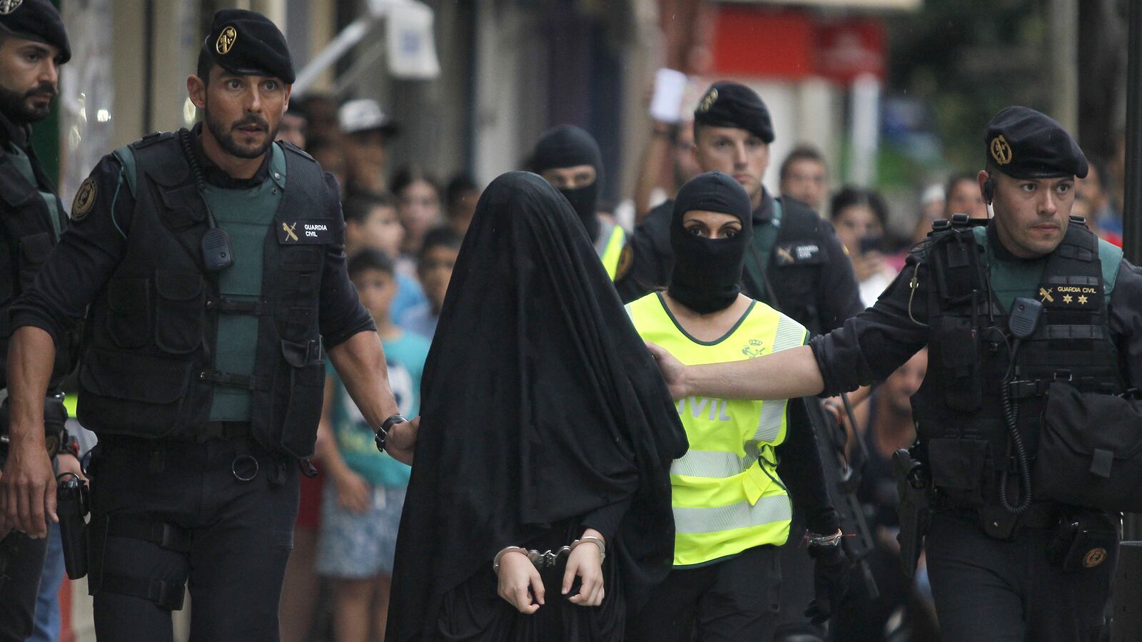 articles/2015/11/07/spain-wants-a-wall-to-keep-isis-out/151104-diaz-spain-wall-tease_d1zdyt