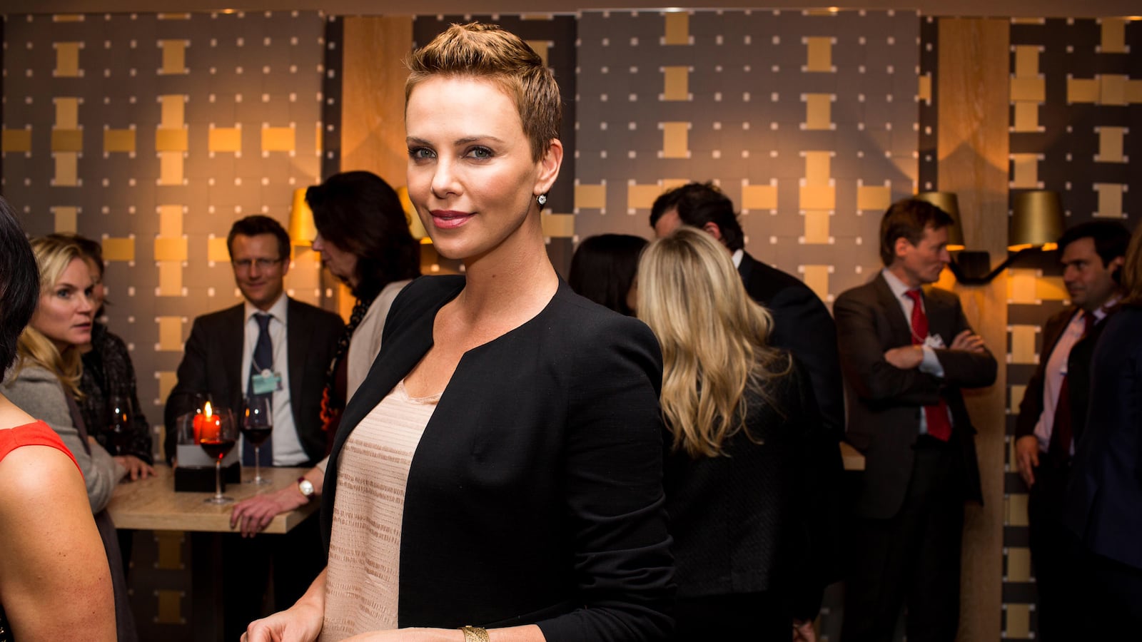 articles/2013/01/23/inside-a-davos-dinner-of-global-superstars/130123-davos-dinner-celebrities-tease_gwmeol