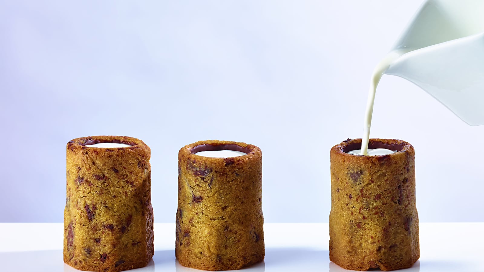 articles/2014/03/10/chef-dominique-ansel-discusses-his-latest-mouthwatering-creation-the-milk-cookie-shot-at-sxsw/140309-stern-ansel-tease_lbhgvj