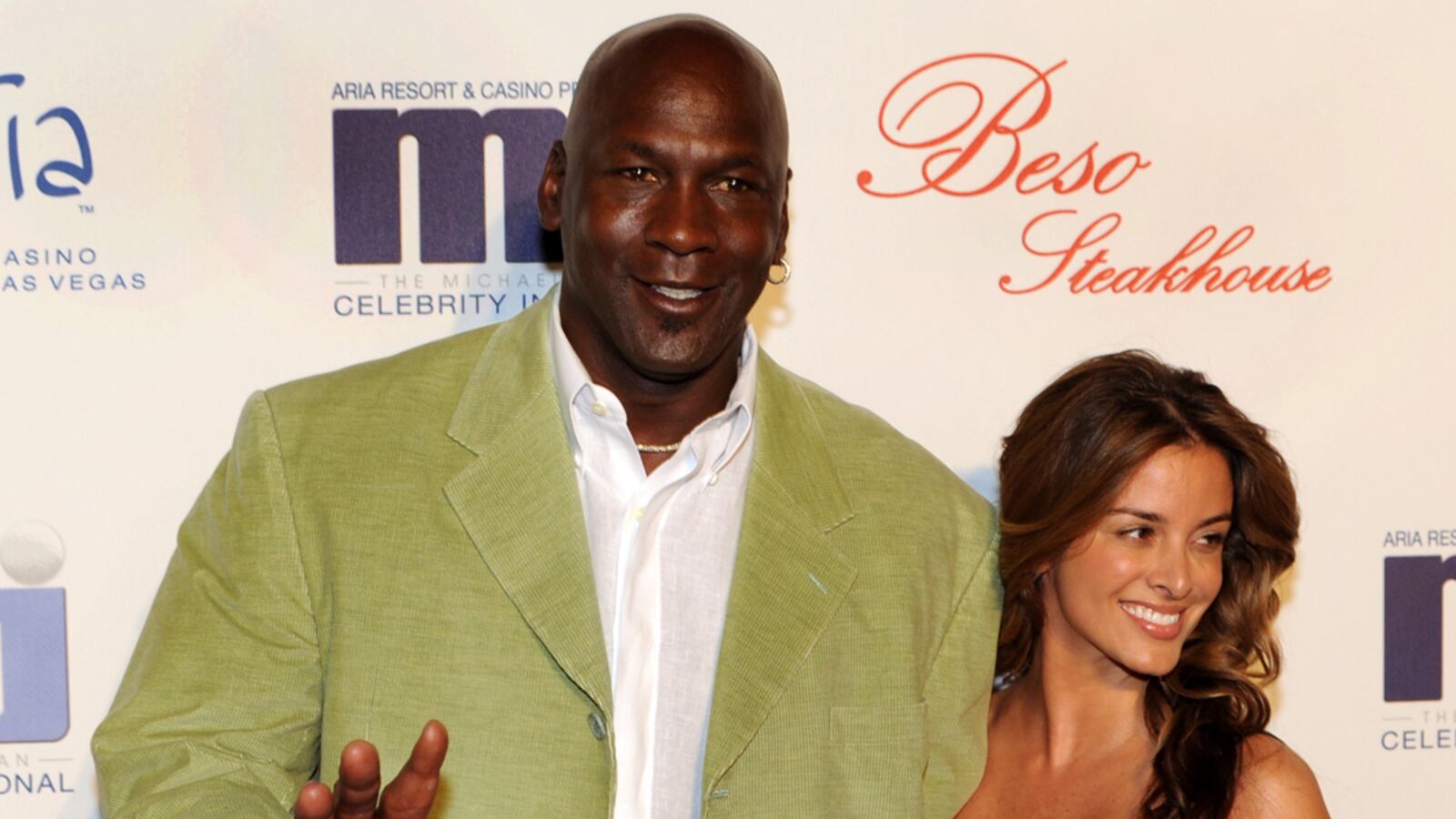 cheats/2011/12/29/michael-jordan-engaged/michael-jordan-yvette-prieto-engaged-cheat_v5ilor