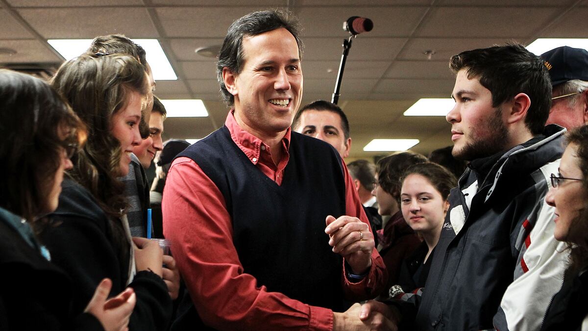 articles/2012/01/04/rick-santorum-basks-in-post-iowa-glow-in-new-hampshire/rick-santorum-nh-romano_kjt0oy