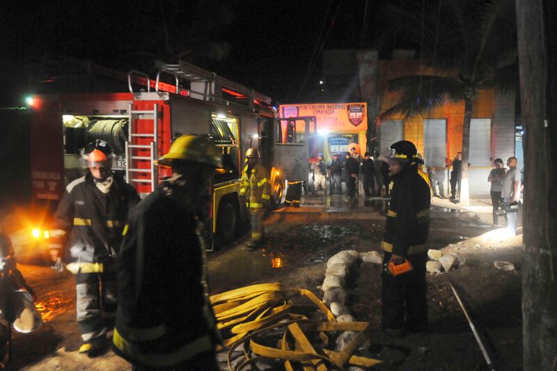 galleries/2012/02/15/honduras-prison-fire-photos/honduras-prison-fire-photos-six_ejhlue