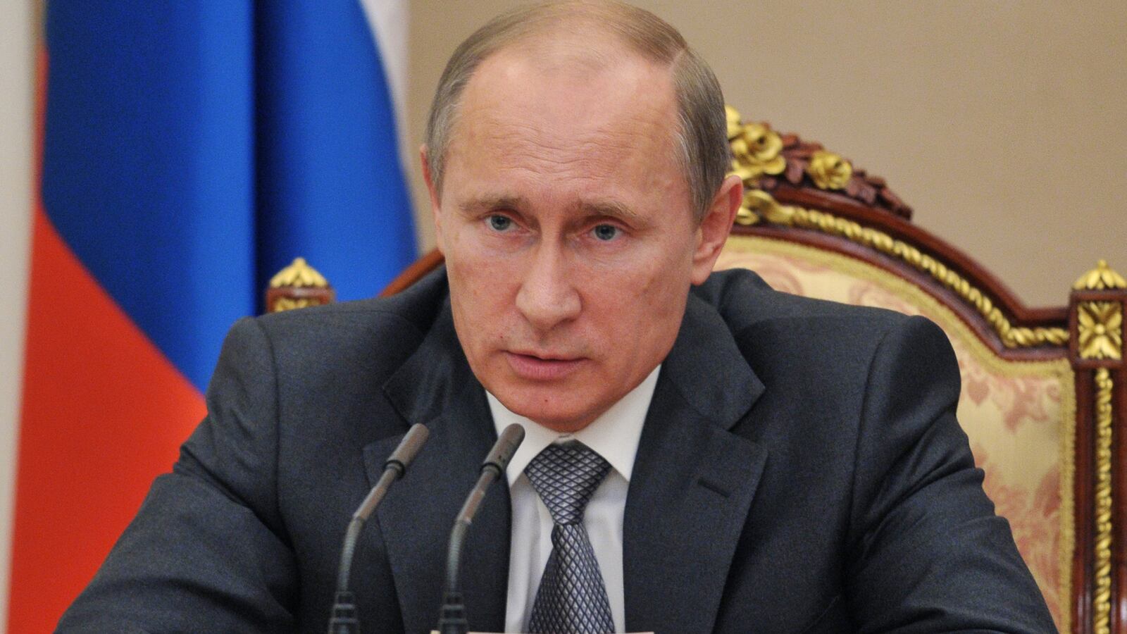 cheats/2013/07/16/putin-please-leave-snowden/130716-putin-snowden-cheat_oxe0pq