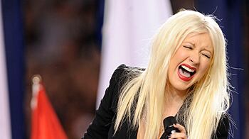 cheats/2011/02/07/aguilera-addresses-national-anthem-gaffe/aguilera-sings-national-anthem_sgndqo