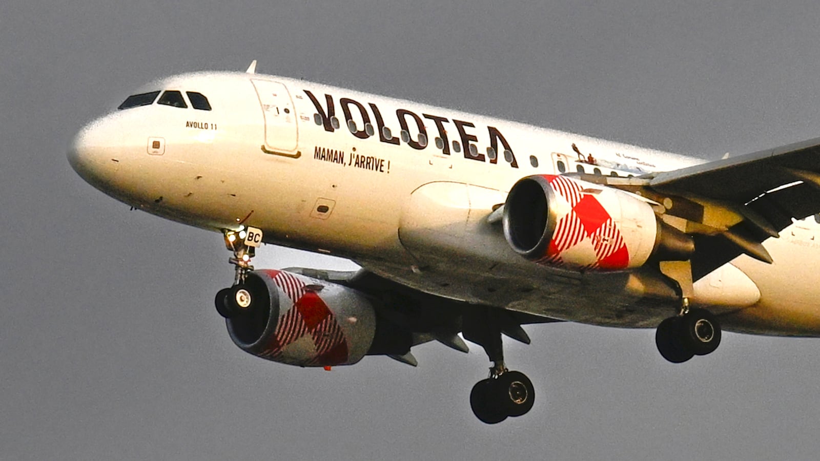 LISBON, PORTUGAL - MAY 08: Volotea Spanish low-cost airline Airbus A319-112 flies over Lisbon in approach to land at Humberto Delgado International Airport on May 08, 2024, in Lisbon, Portugal. Tourism generated 25 billion euros in Portugal during 2023, and it was the best ever. According to Portuguese government throughout 2023 several tourism demand indicators have broken records. There were more than 30 million guests - an increase of around 10 percent compared to 2019, which had been the best tourist year so far - and 77 million overnight stays. Revenues of around 25 billion euros represent growth of 37 percent compared to 2019 and 18.5 percent compared to 2022. This growth extends to the whole country and is seen throughout the year. Tourism is expected to grow even more in 2024. (Photo by Horacio Villalobos#Corbis/Corbis via Getty Images)