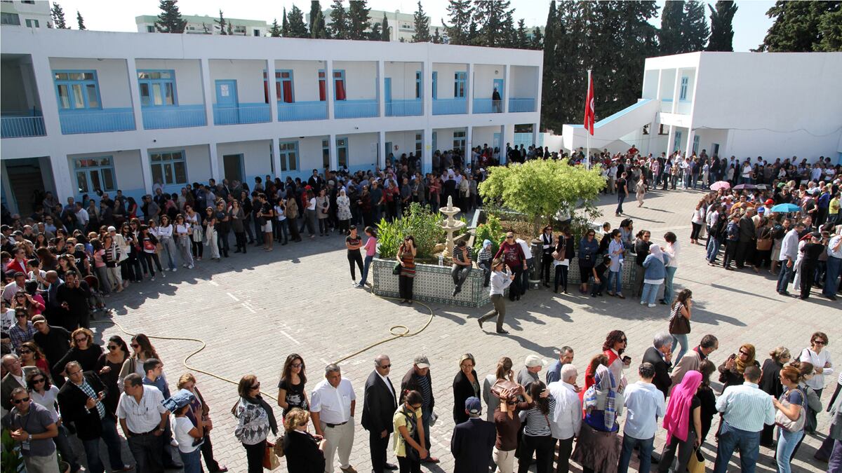 cheats/2011/10/23/massive-voter-turnout-in-tunisia/tunisia-voting-turn-out-cs_dquwmb