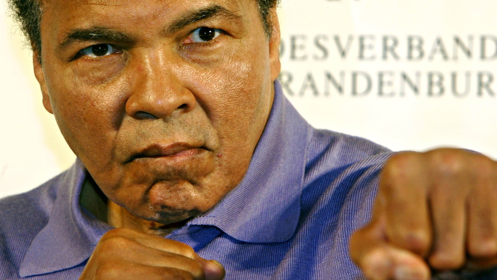 cheats/2016/06/03/muhammad-ali-now-in-grave-condition/160603-muhammad-ali-cheat_is9ob5