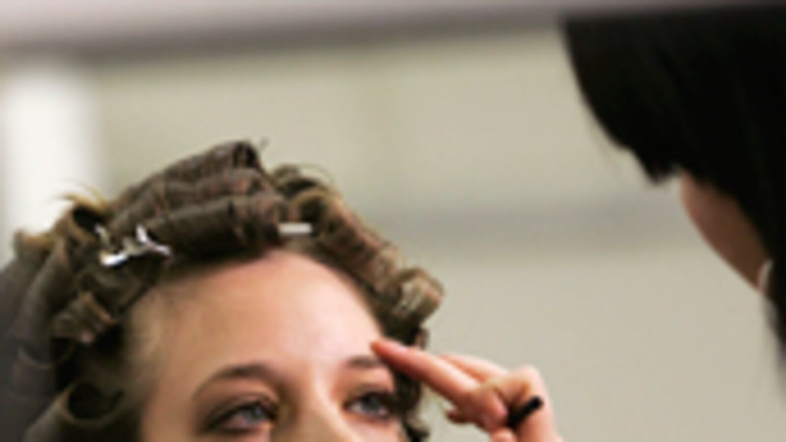articles/2009/02/12/here-comes-fashion-week/espinosa-fashion-week_13826_xywztc